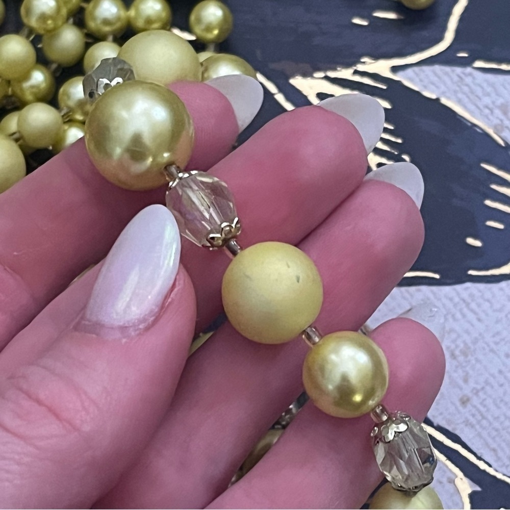Vintage Chunky Yellow Pearl Gold Tone and Sparkly AB 5 Strand Necklace JAPAN A3 - Picture 11 of 14